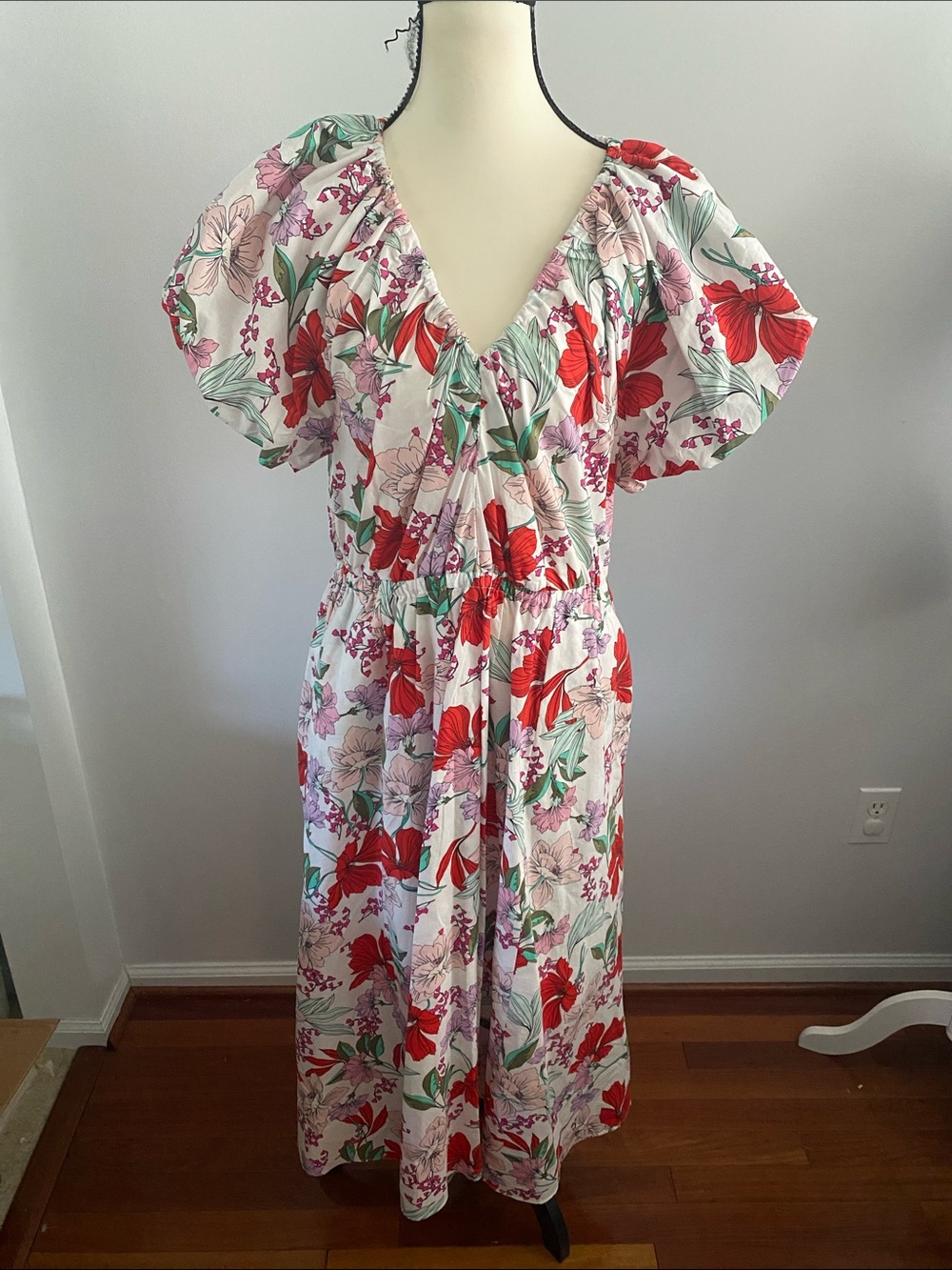 ON-34th NWT floral dress with pockets